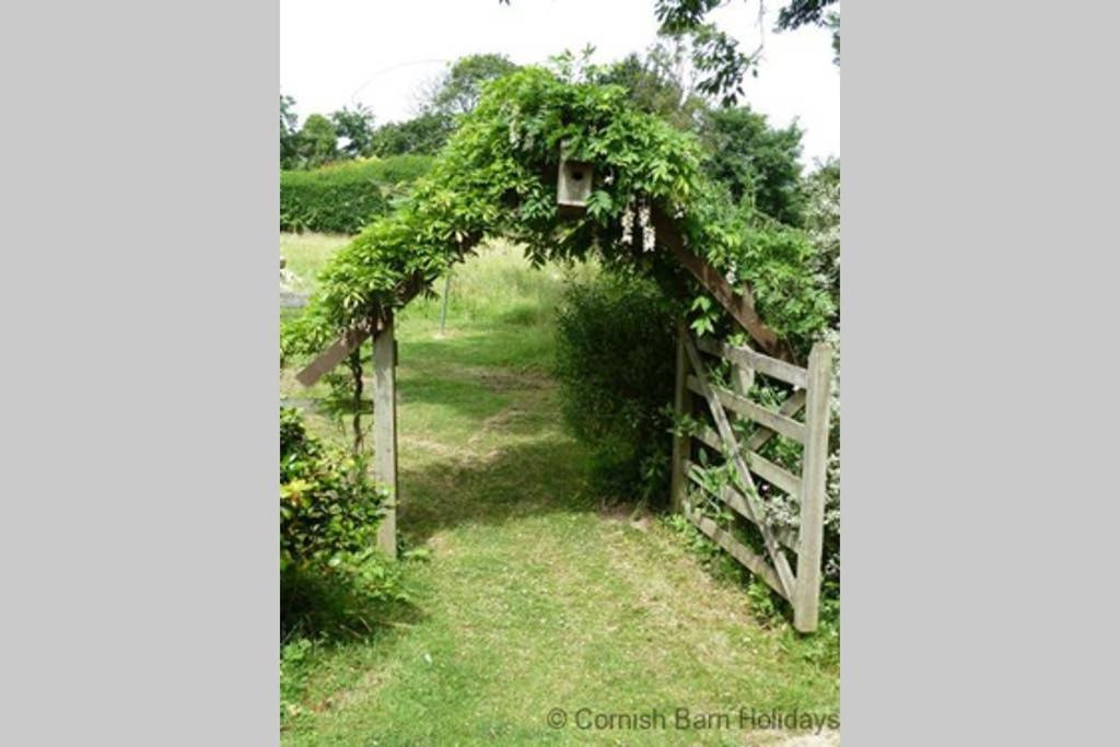 The Snug At Cornish Barn Holidays Truro Bagian luar foto