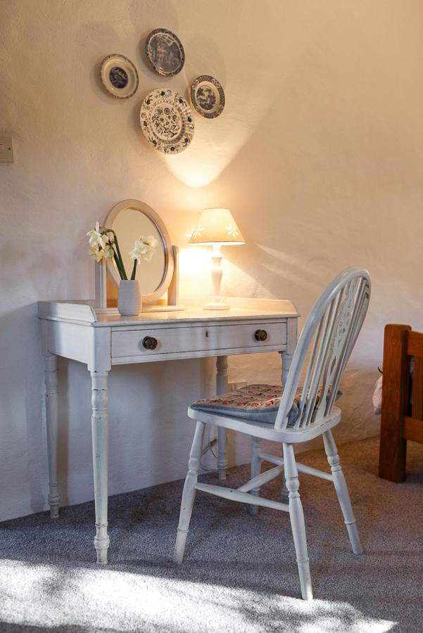 The Snug At Cornish Barn Holidays Truro Bagian luar foto
