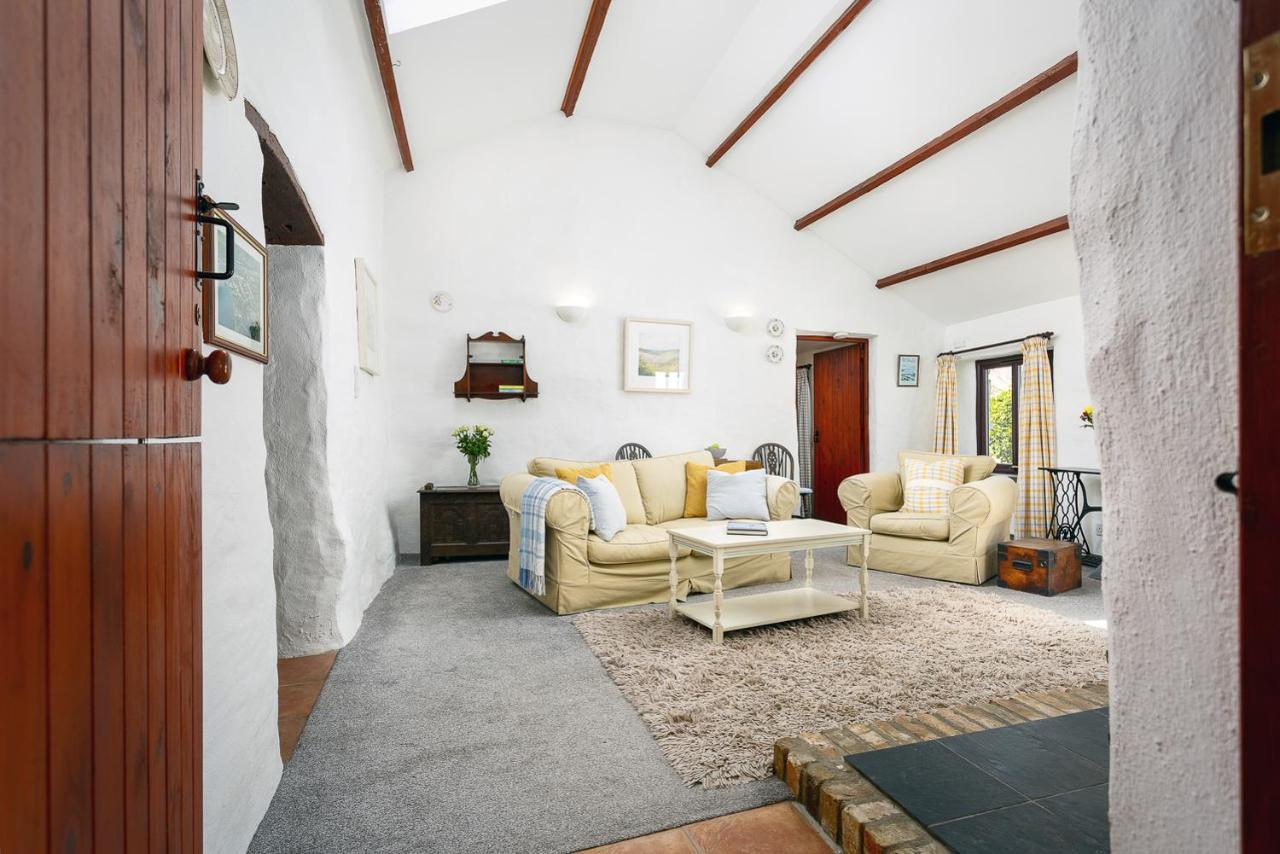 The Snug At Cornish Barn Holidays Truro Bagian luar foto