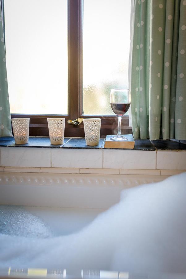 The Snug At Cornish Barn Holidays Truro Bagian luar foto