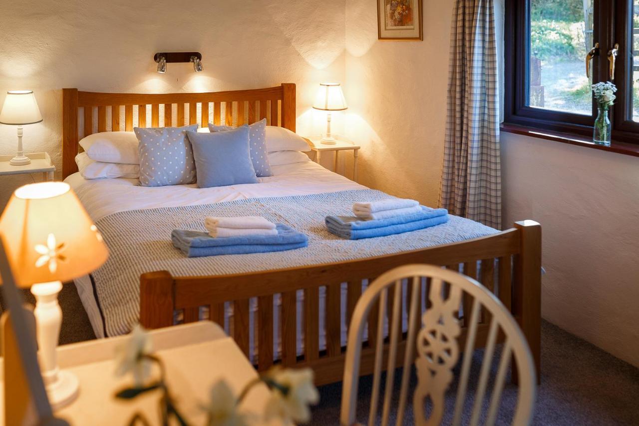 The Snug At Cornish Barn Holidays Truro Bagian luar foto